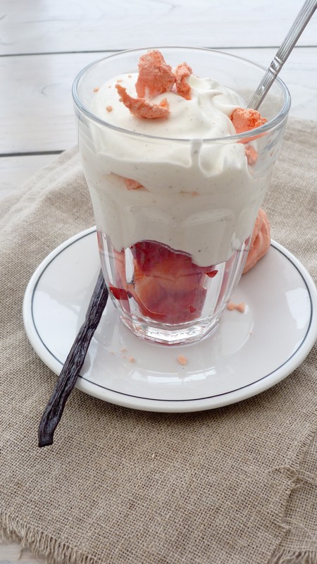 Fontainebleaux à la fraise et à la vanille