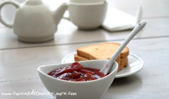 Confiture de prunes au gingembre et poivre long