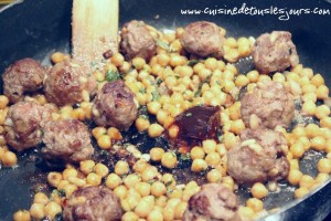 Boulettes de boeuf aux pois chiches et à la menthe