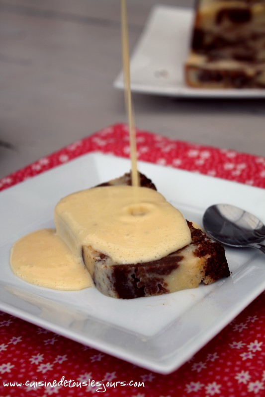 Pudding de gâteau marbré aux poires et crème anglaise à la tonka