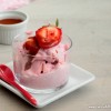 Crème glacée aux fraises de Plougastel et caramel au beurre salé - ©www.cuisinedetouslesjours.com
