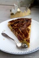 Galette des rois à la crème d'amande aux cramberries - ©www.cuisinedetouslesjours.com