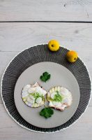 Pétales de noix de saint Jacques au beurre de bergamote et coriandre - ©www.cuisinedetouslesjours.com