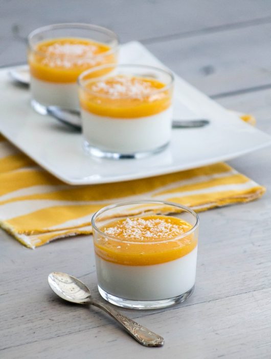 Panna Coco à la passion et mangue - ©www.cuisinedetouslesjours.com