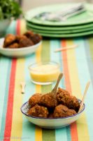 Boulettes d'agneau à la carotte et sauce au cheddar - ©www.cuisinedetouslesjours.com