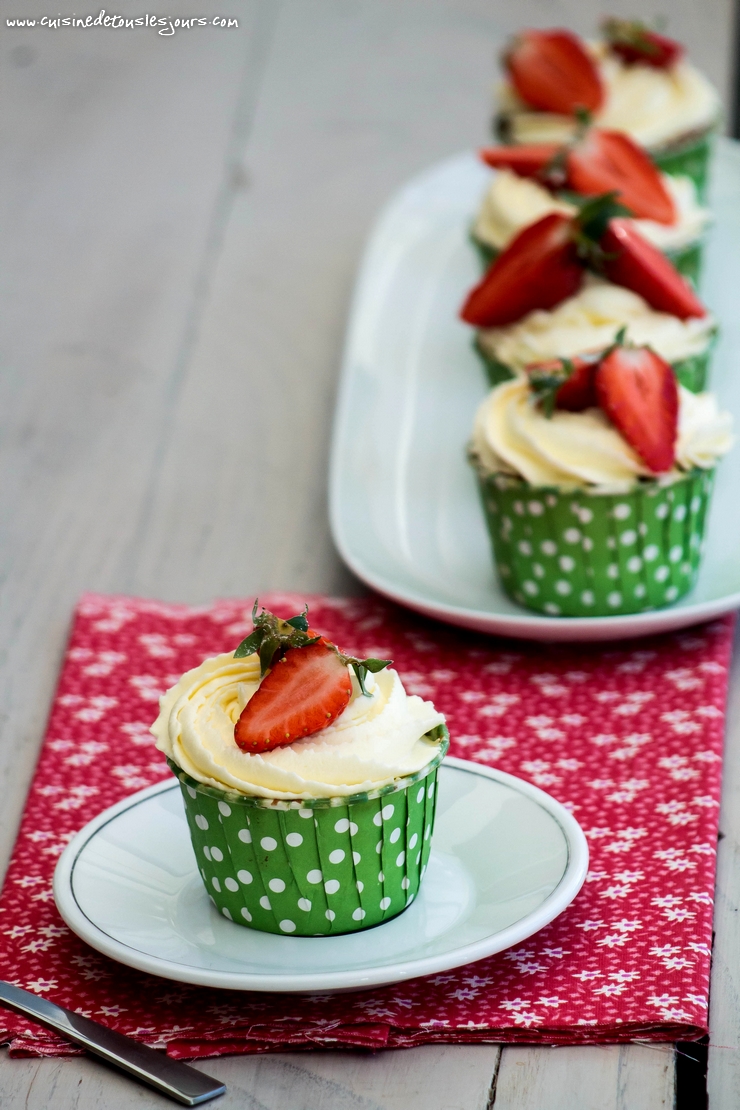 Cupcakes aux fraises et citron - ©www.cuisinedetouslesjours.com 