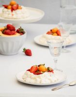 Pavlova au melon et fraises au basilic pour le n°10 de Campagne Gourmande - ©www.cuisinedetouslesjours.com