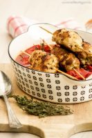 Brochettes de kefta de veau et fondue de poivron au paprika -©www.cuisinedetouslesjours.com