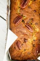 Banana bread aux flocons d'avoine, noix de pécan et pépites de chocolat -©www.cuisinedetouslesjours.com