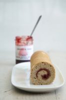 Gâteau roulé au blé noir et à la confiture - ©www.cuisinedetouslesjours.com