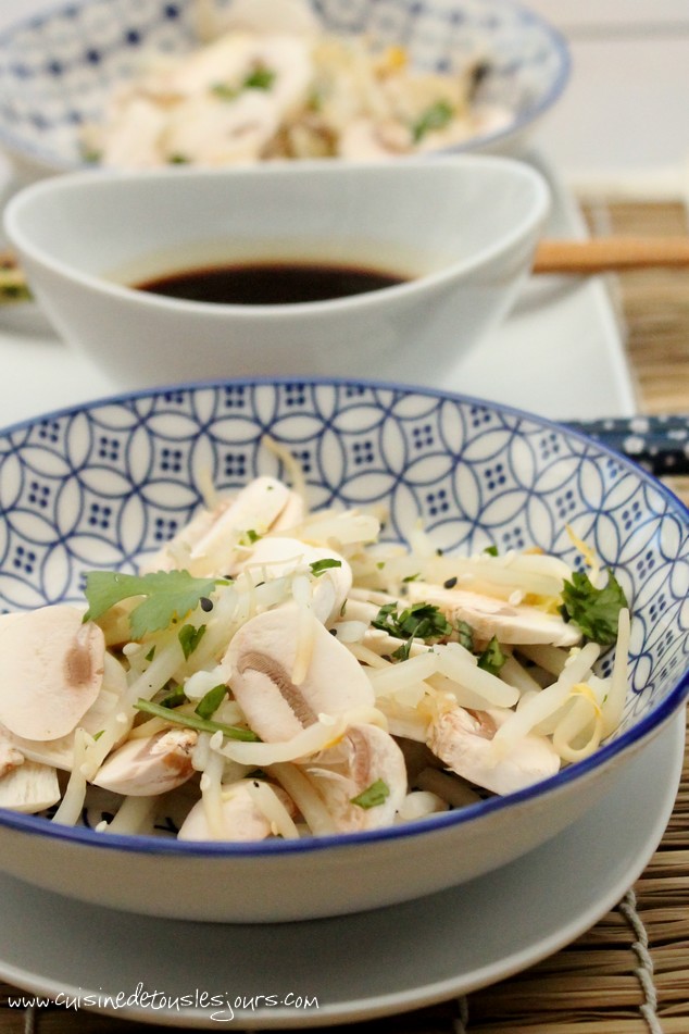 Salade de champignons et pousses de soja