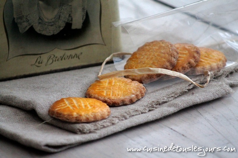 ©www.cuisinedetouslesjours.com - Galettes bretonnes à l'orange